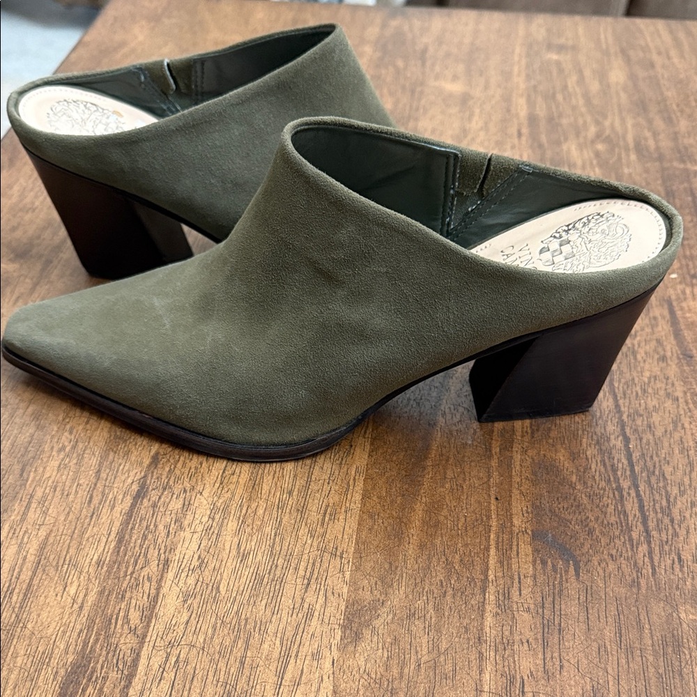 Vince Camuto Women's Green Mules - Picture 2 of 5